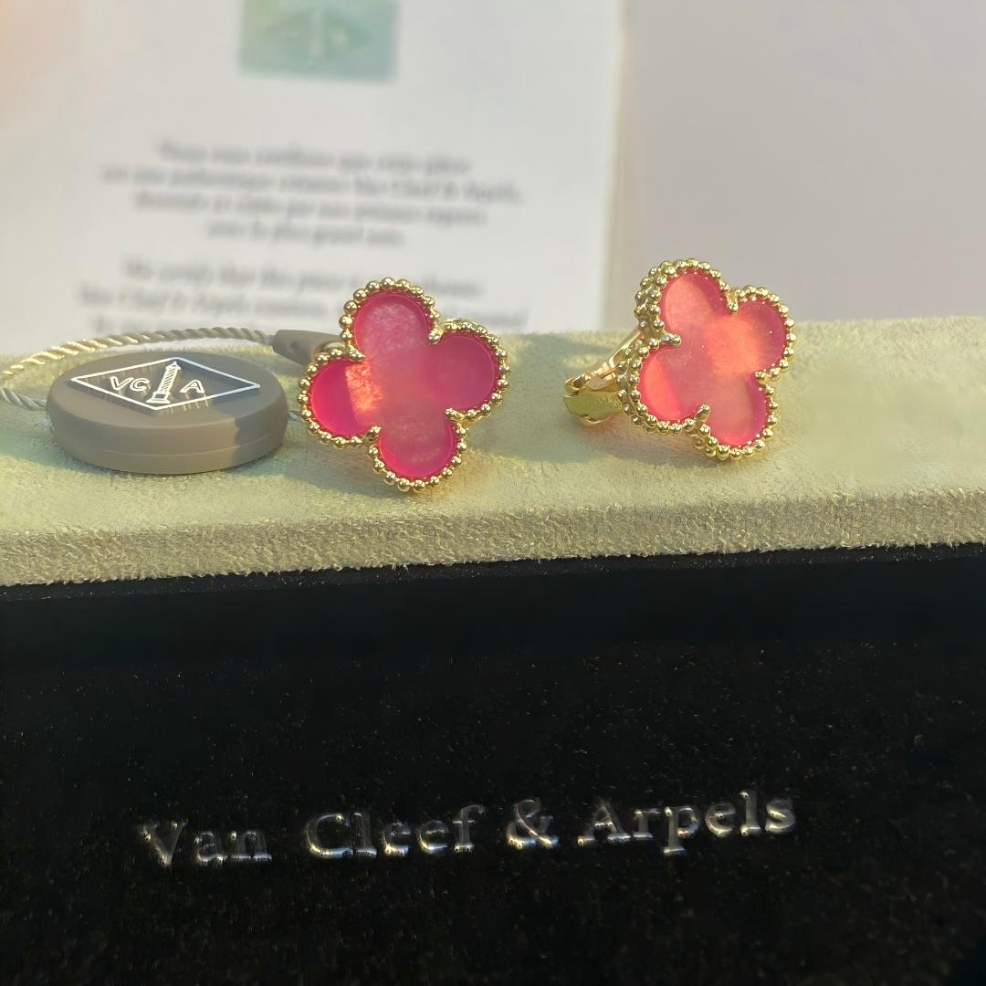 [ElanLuxe Jewelry]NEW CLOVER 15MM PINK ENAMEL STUD EARRINGS