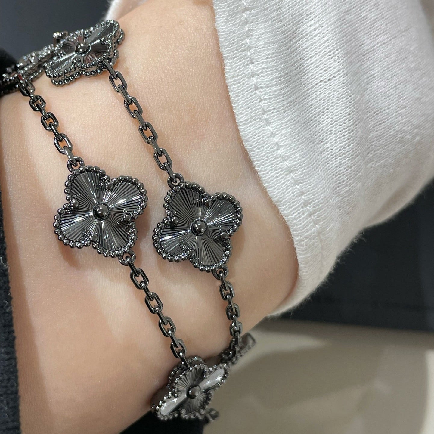 [ElanLuxe Jewelry]CLOVER 5 MOTIF BLACK BRACELET