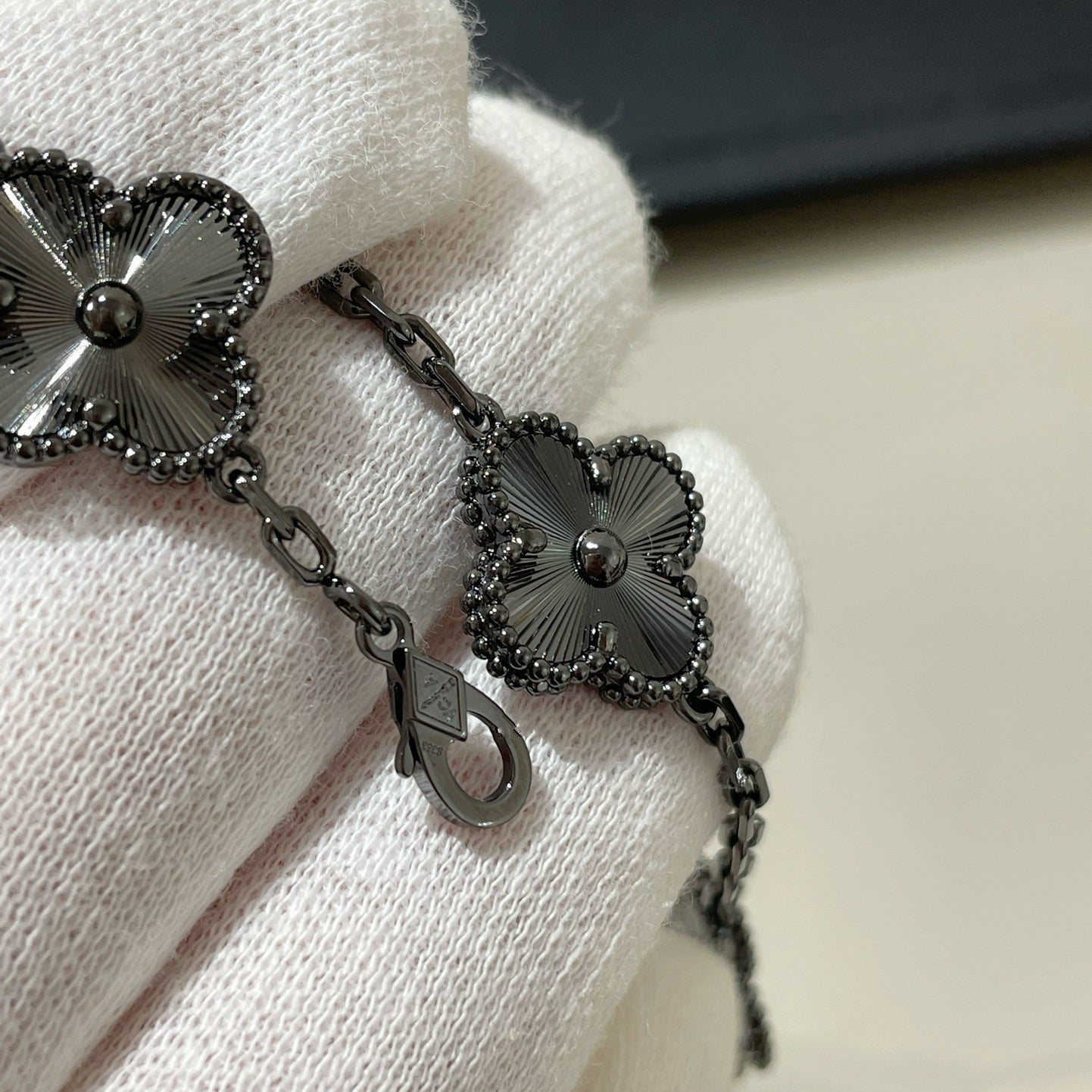 [ElanLuxe Jewelry]CLOVER 5 MOTIF BLACK BRACELET