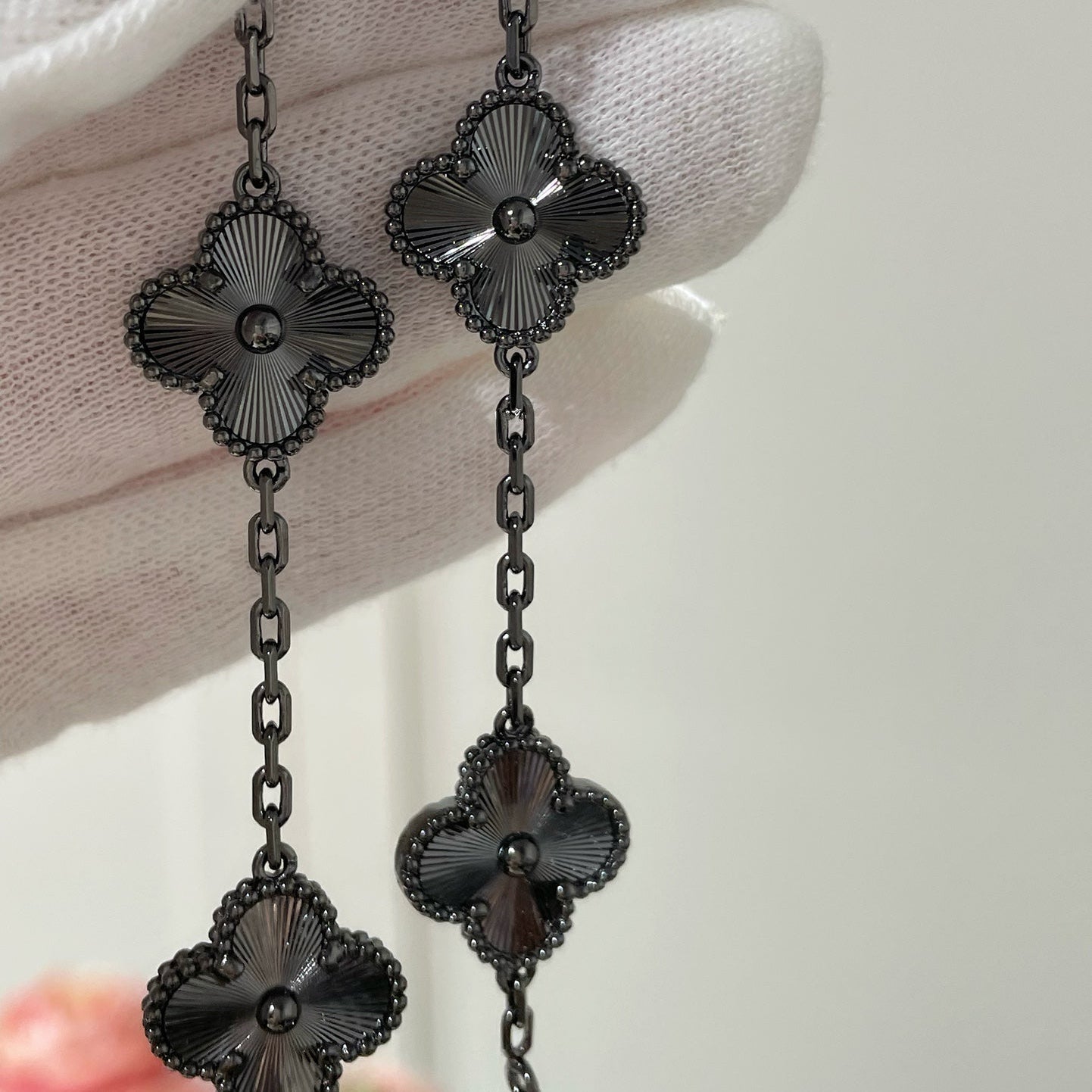 [ElanLuxe Jewelry]CLOVER 5 MOTIF BLACK BRACELET