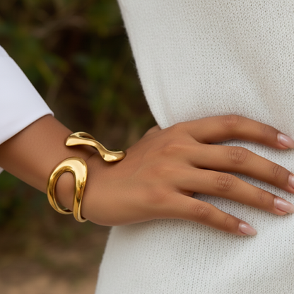 [ElanLuxe]Lulu Sculpted Gold Bangle