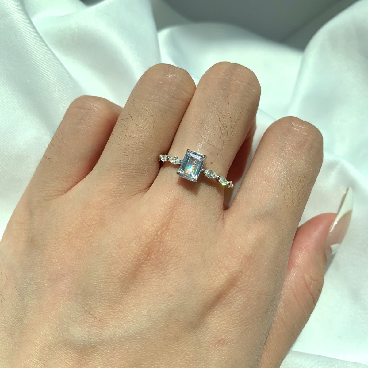 [ElanLuxe Jewelry]1.0 Carat Dainty Resplendent Radiant Cut Daily Ring