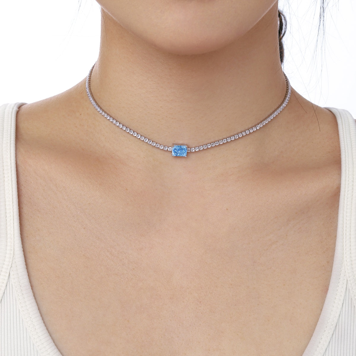 [ElanLuxe Jewelry]2.0 carat Ornate Emerald Cut Necklace