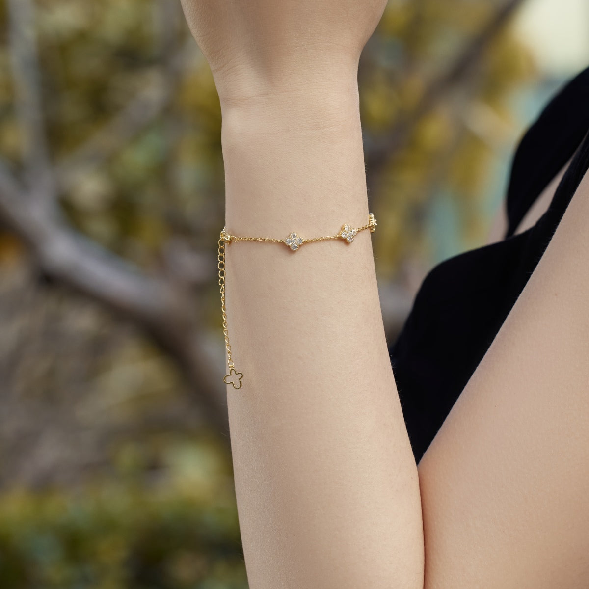 [ElanLuxe Jewelry]Four-Leaf Clover Hollow Butterfly Bracelet