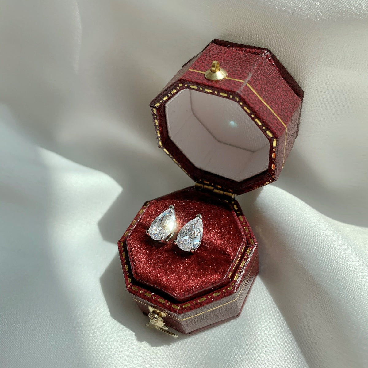 [ElanLuxe Jewelry]Ornate Water Drop Shape Earrings