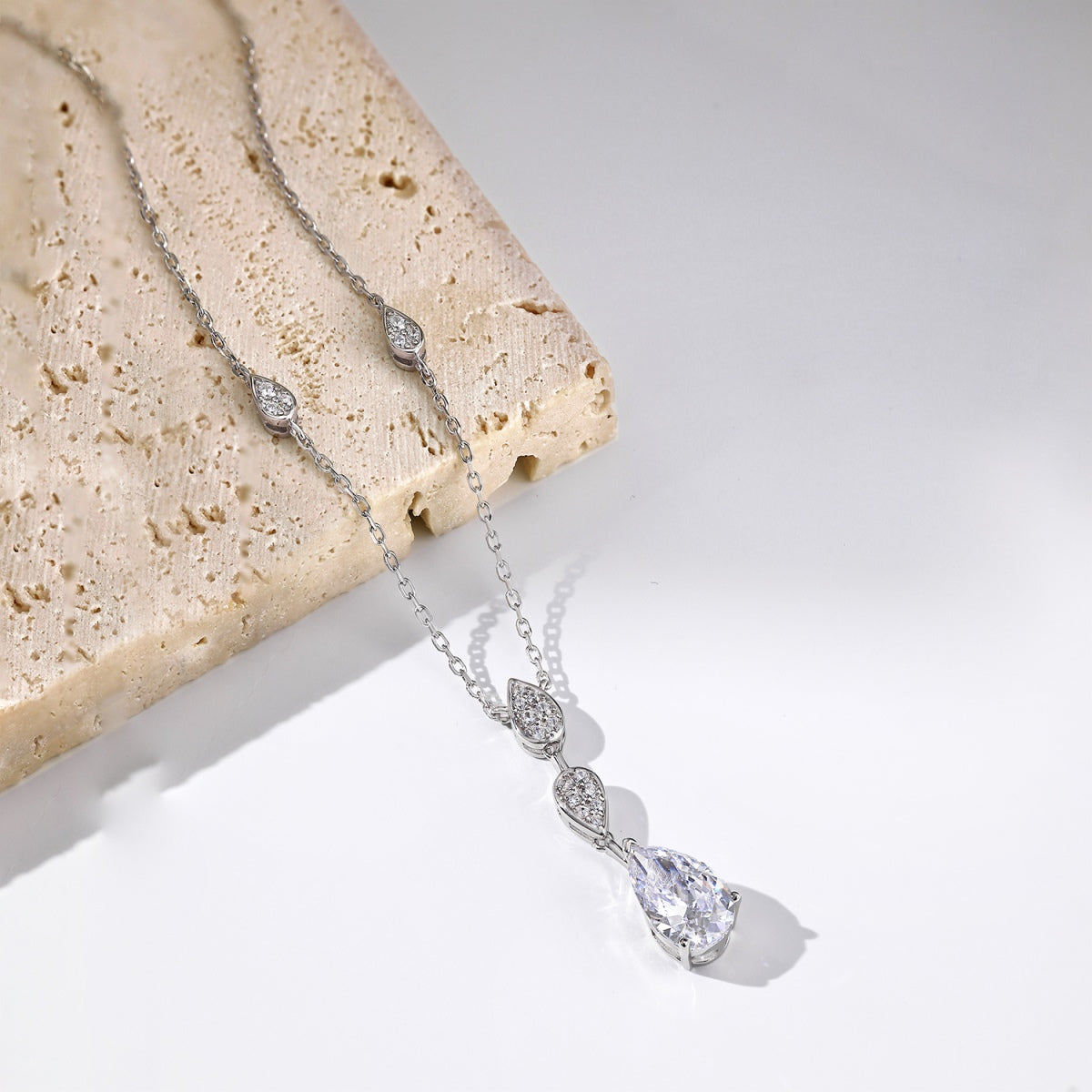 [ElanLuxe Jewelry]Dazzling Pear Cut Necklace