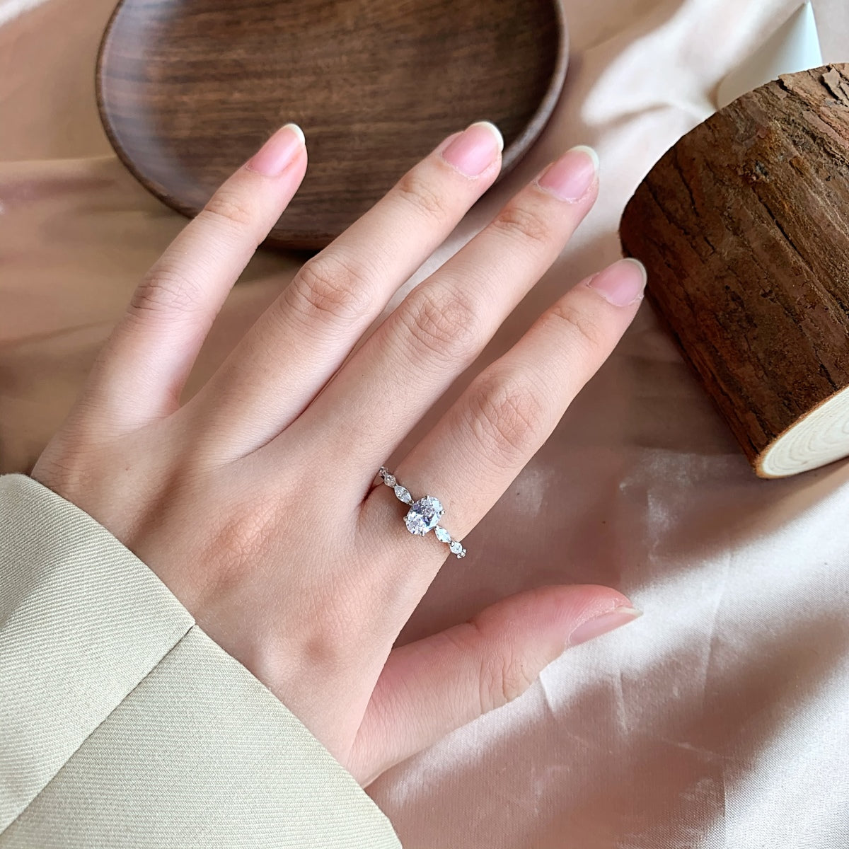 [ElanLuxe Jewelry]0.75 Carat Luxurious Vibrant Elongated Cushion Cut Daily Ring