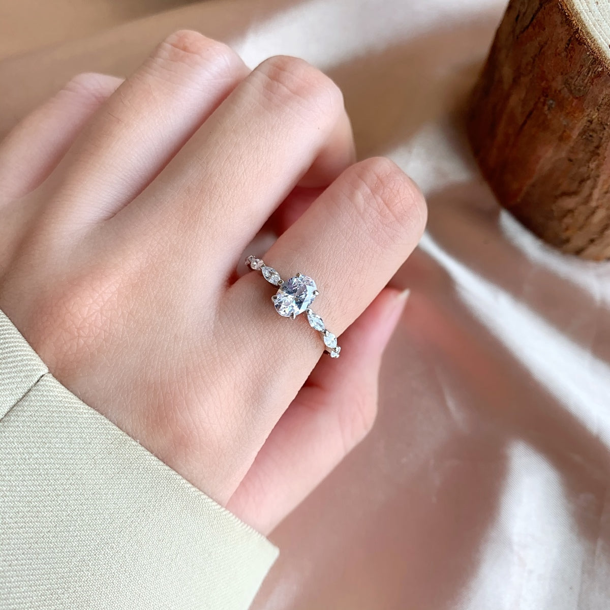 [ElanLuxe Jewelry]0.75 Carat Luxurious Vibrant Elongated Cushion Cut Daily Ring