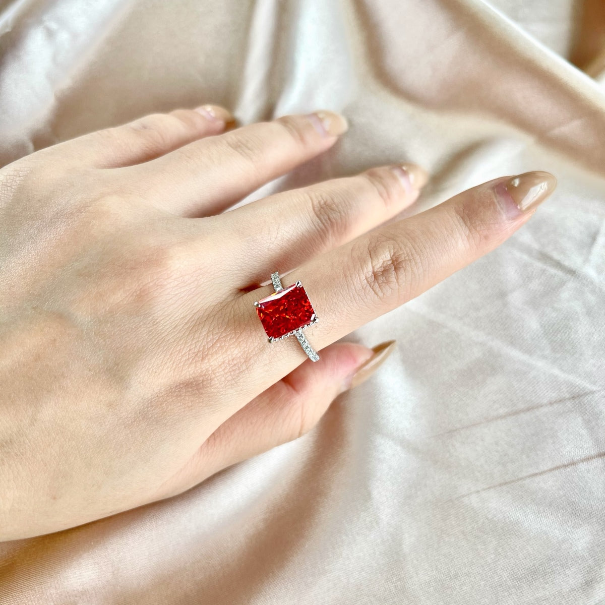 [ElanLuxe Jewelry]4.0 Carat Luxurious Engagement Ring