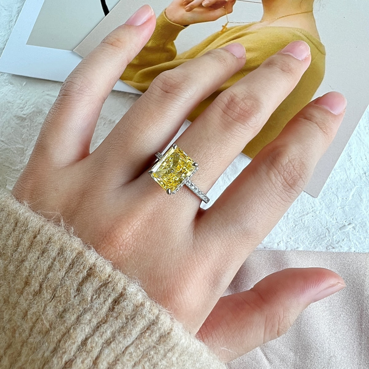 [ElanLuxe Jewelry]4.0 Carat Luxurious Engagement Ring