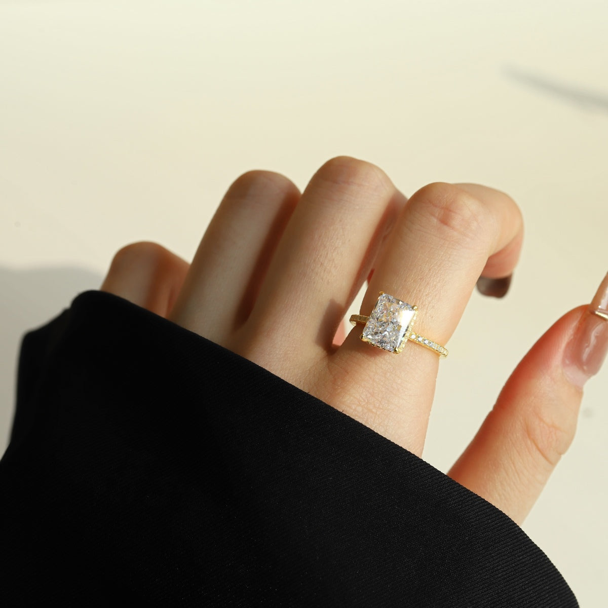 [ElanLuxe Jewelry]4.0 Carat Luxurious Engagement Ring