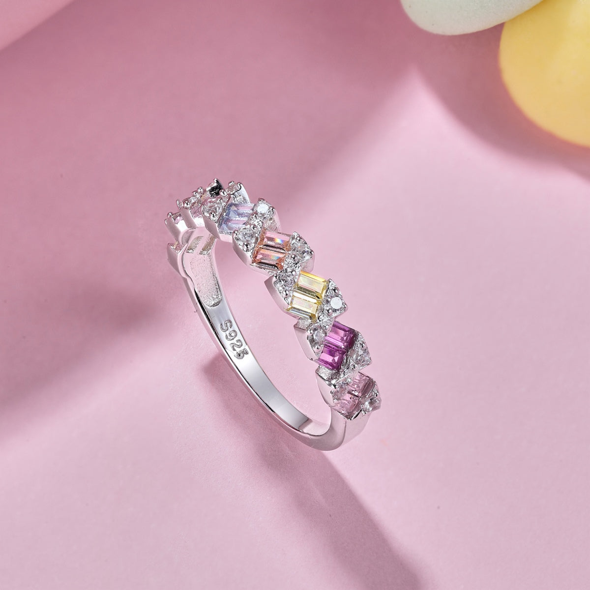 [ElanLuxe Jewelry]Delicate Vibrant Emerald Cut Daily Ring