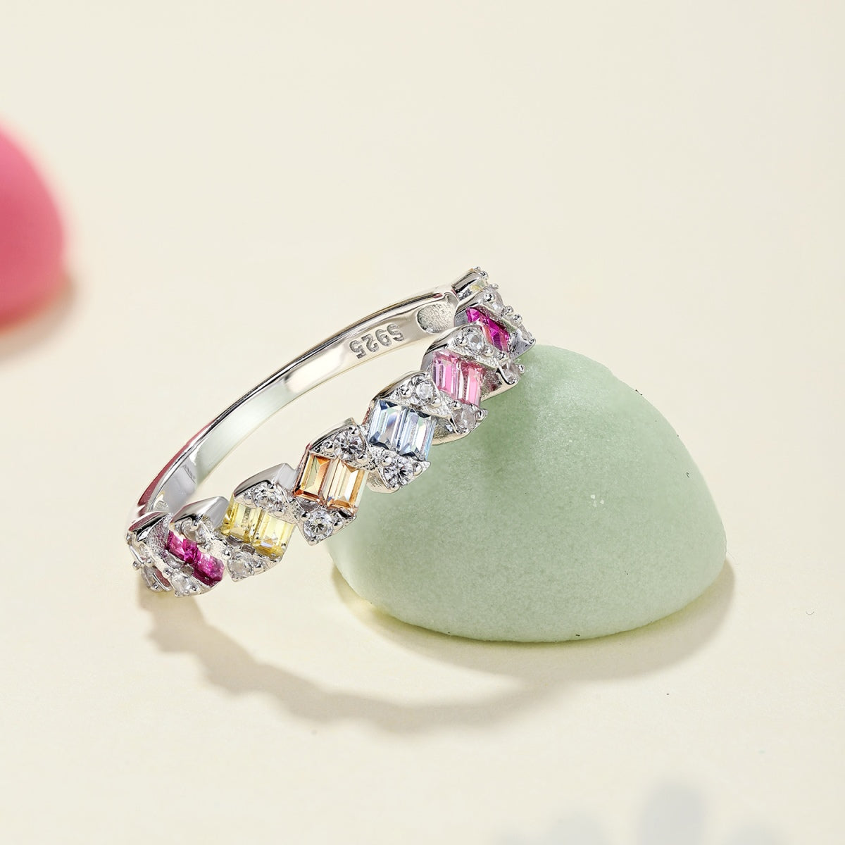 [ElanLuxe Jewelry]Delicate Vibrant Emerald Cut Daily Ring