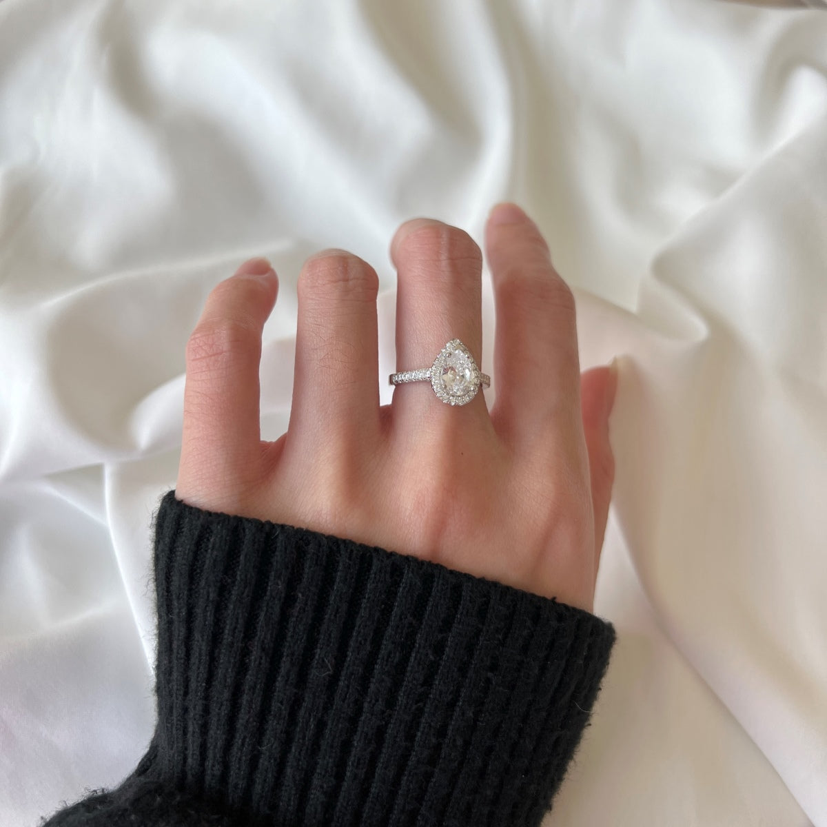 [ElanLuxe Jewelry]1.0 Carat Luxurious Resplendent Water Drop Shape Wedding Ring