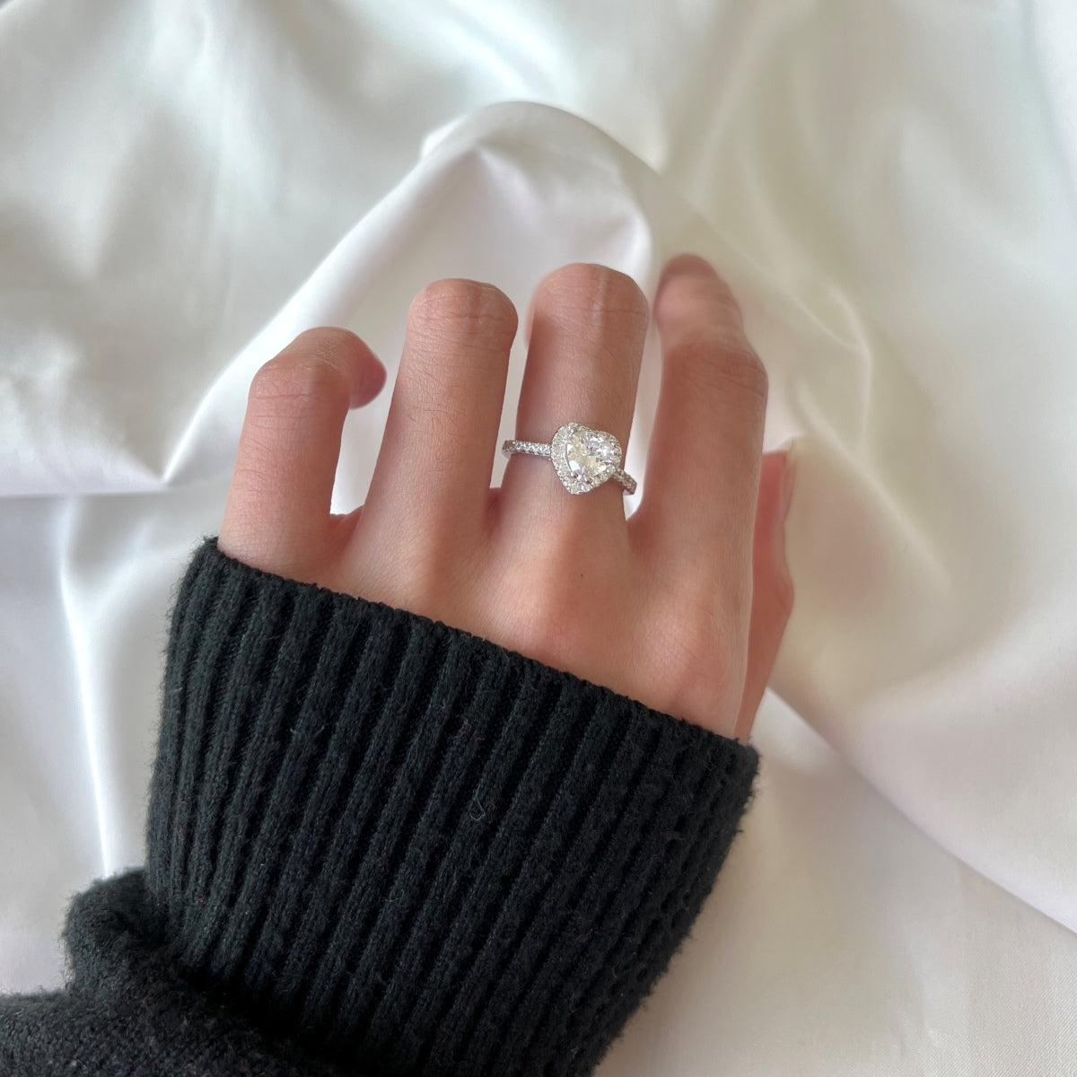 [ElanLuxe Jewelry]Eternity Splashy Romantic Heart Shape Lover Ring