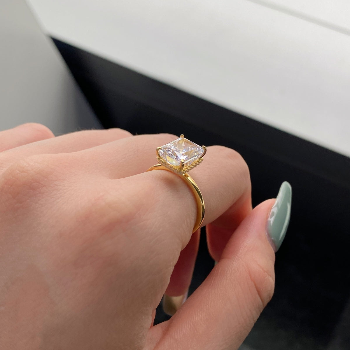 [ElanLuxe Jewelry]4.0 Carat Ornate Enchanting Radiand Cut Banquet Ring