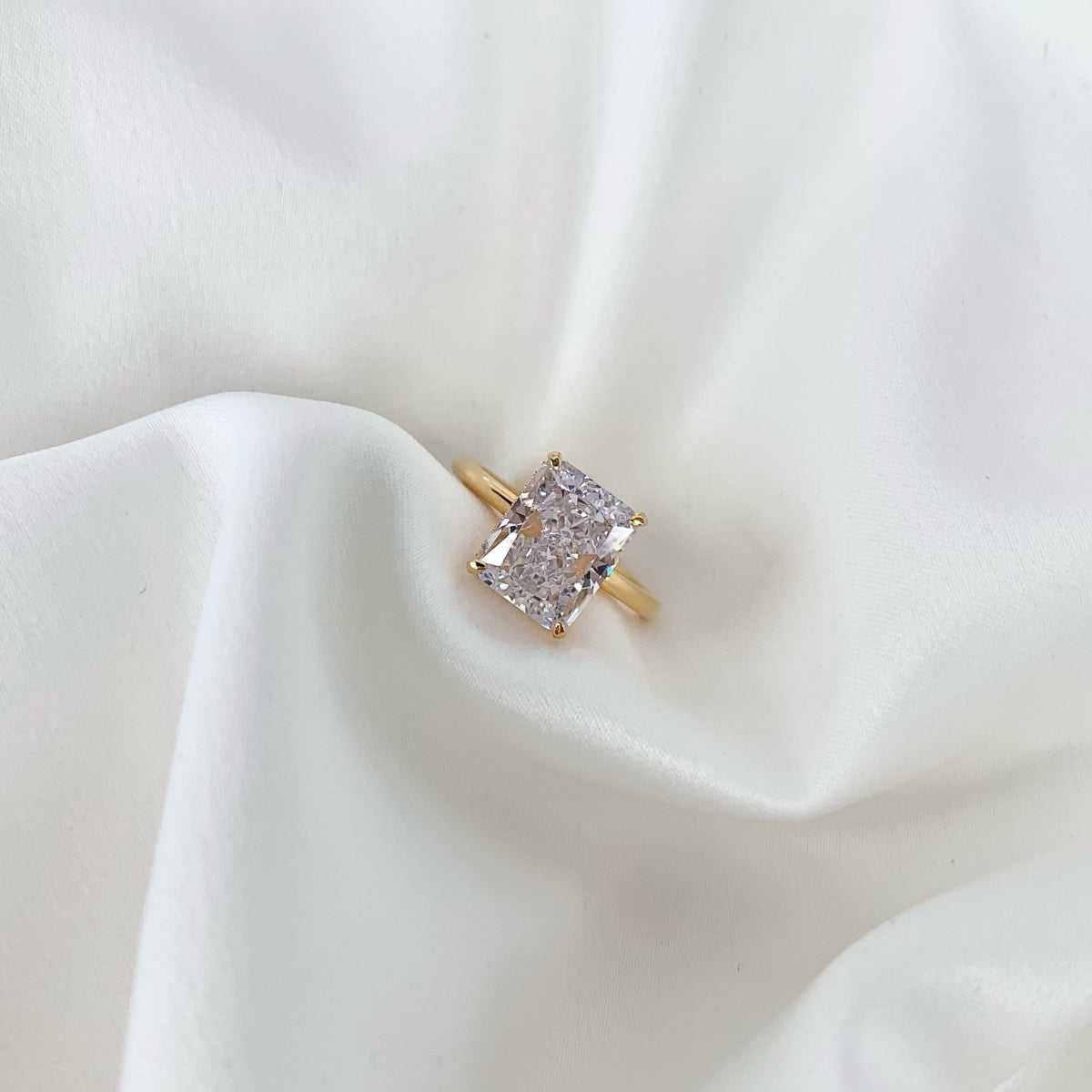 [ElanLuxe Jewelry]4.0 Carat Ornate Enchanting Radiand Cut Banquet Ring