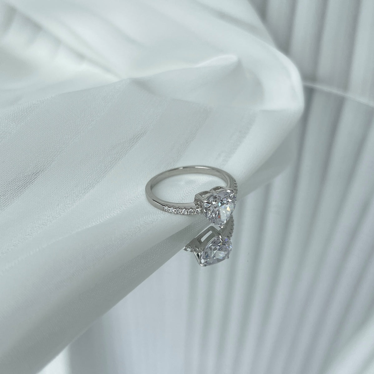 [ElanLuxe Jewelry]2.0 Carat Dazzling Lustrous Heart Cut Lover Ring