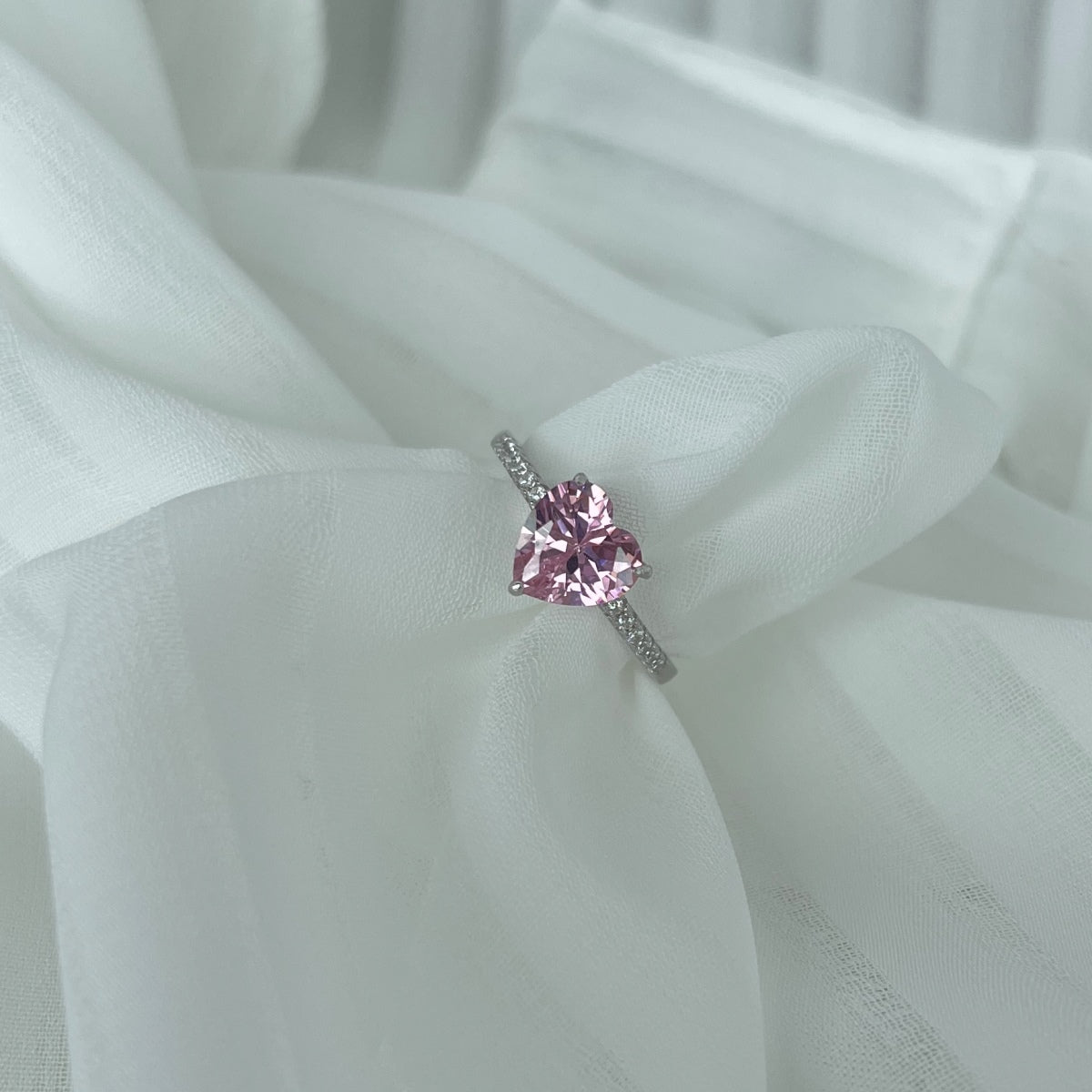 [ElanLuxe Jewelry]2.0 Carat Dazzling Lustrous Heart Cut Lover Ring