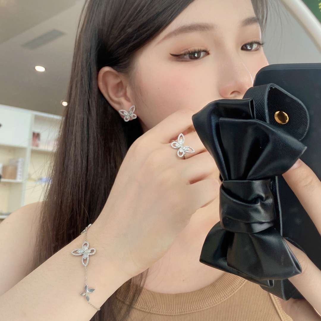[ElanLuxe Jewelry]Delicate Butterfly Pendant Bracelet