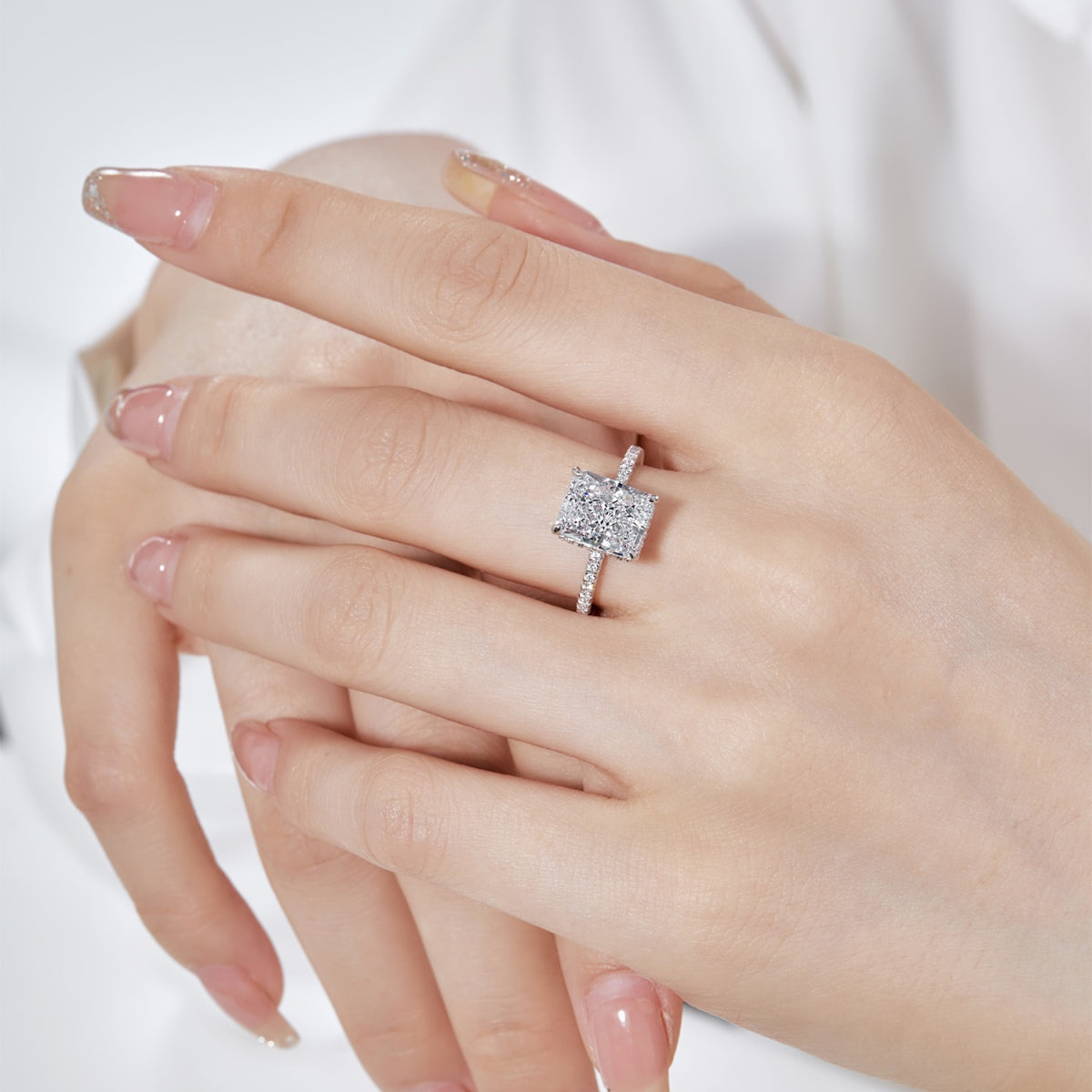 [ElanLuxe Jewelry]4.0 Carat Luxurious Engagement Ring