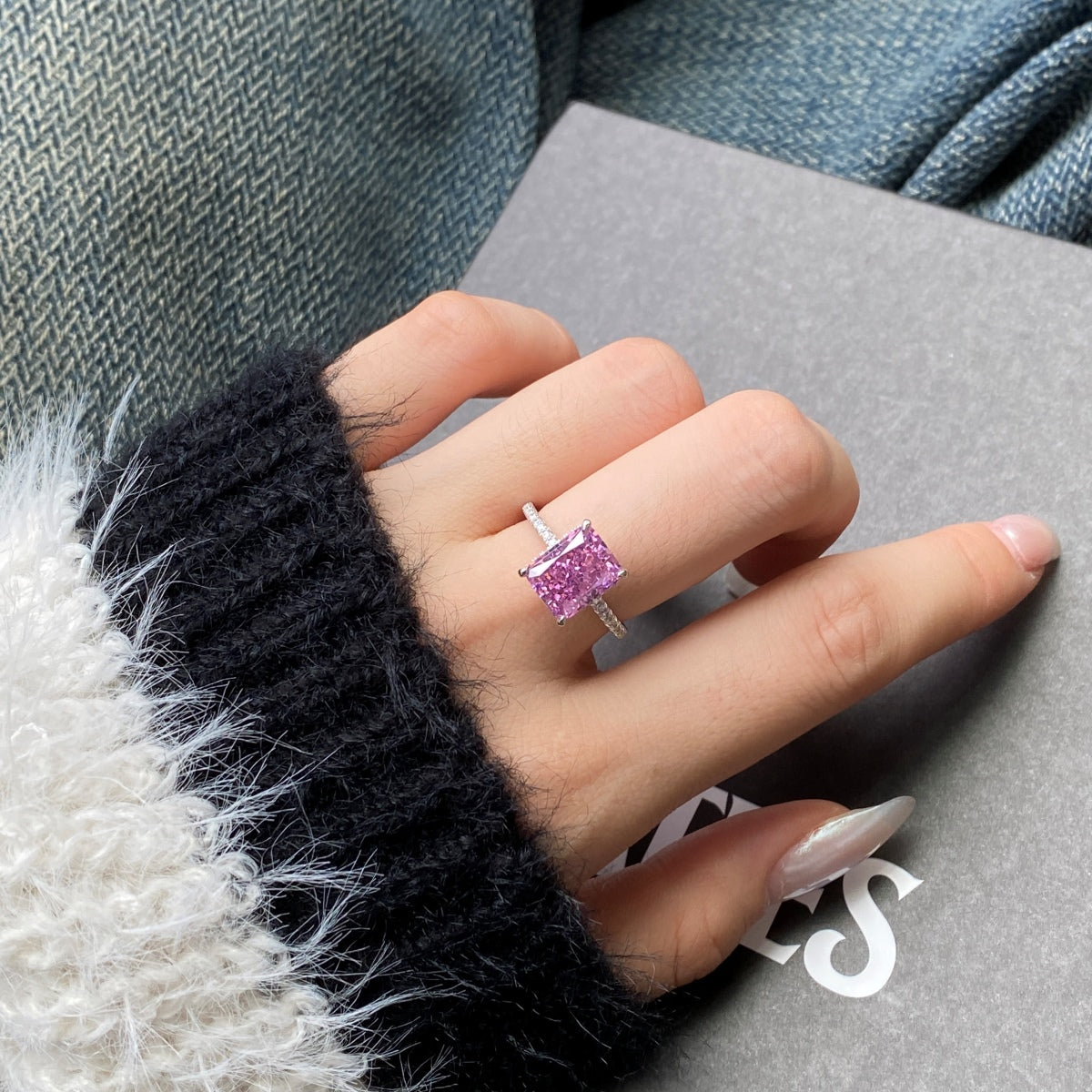 [ElanLuxe Jewelry]4.0 Carat Luxurious Engagement Ring