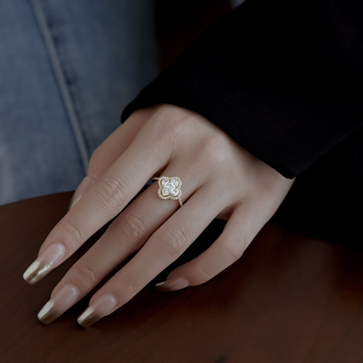 [ElanLuxe Jewelry]Luxurious Eternity Flower Shape Banquet Ring