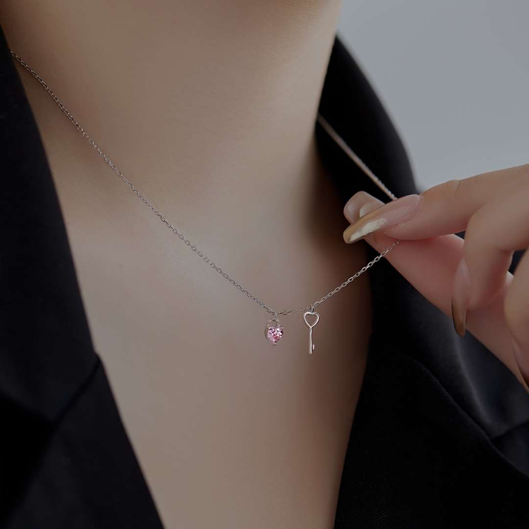 [ElanLuxe Jewelry]Unique Heart Shape Key Pendent Necklace