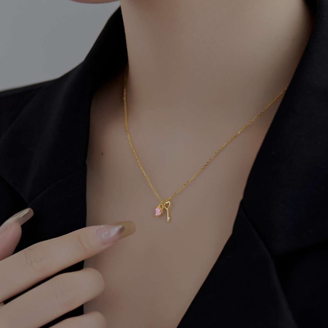 [ElanLuxe Jewelry]Unique Heart Shape Key Pendent Necklace