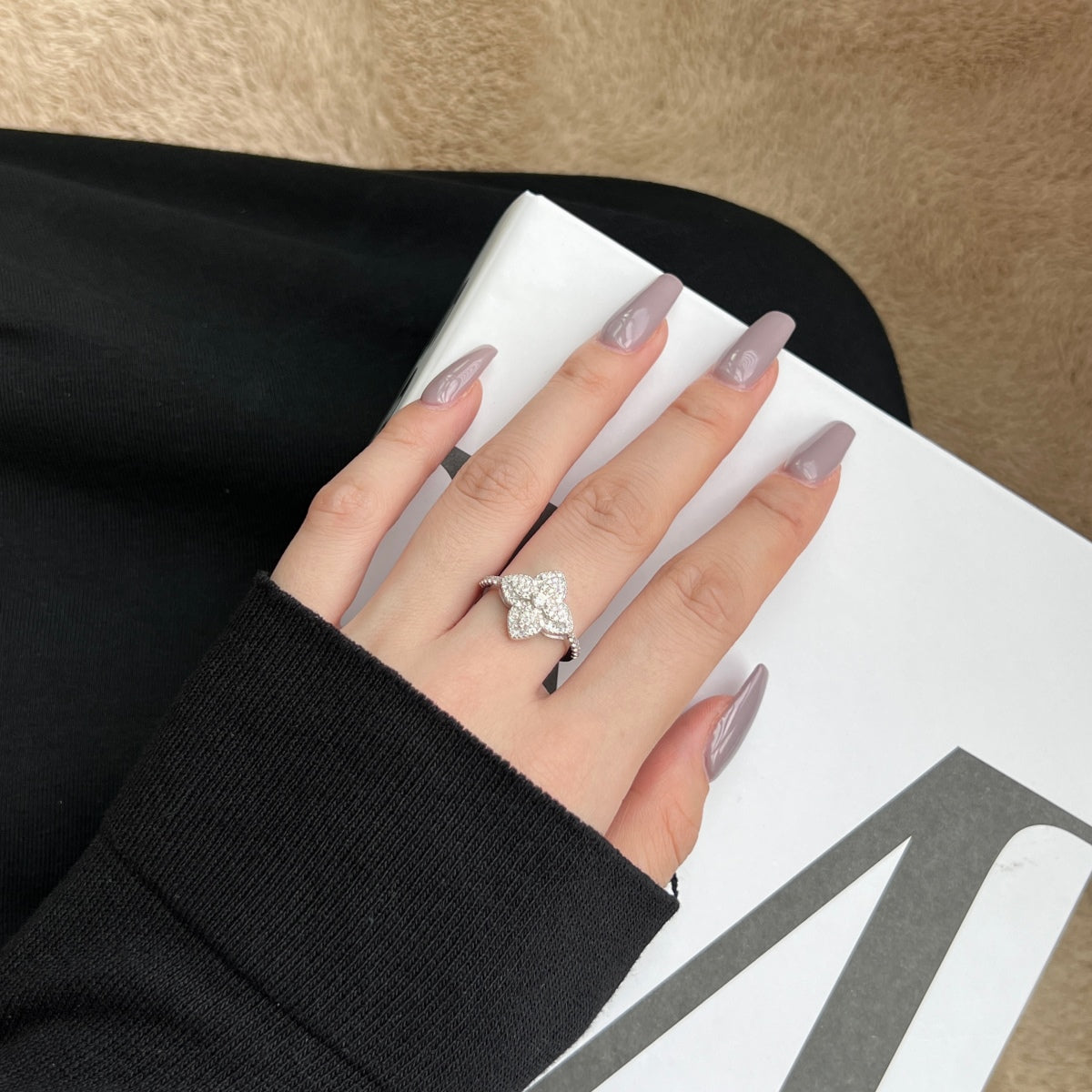 [ElanLuxe Jewelry]Luxurious Colorful Flower Shape Banquet Ring