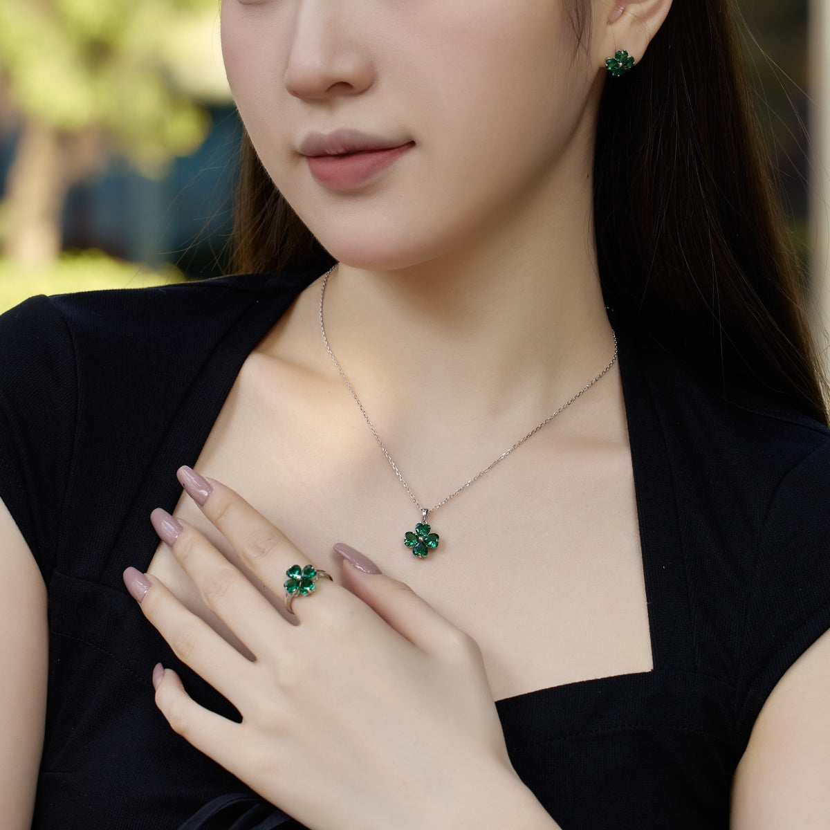 [ElanLuxe Jewelry]Heart-Shaped Four-Leaf Clover Bead Necklace