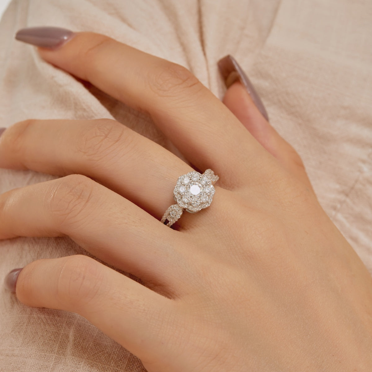 [ElanLuxe Jewelry]Delicate Colorful Round Cut Flower Shape Wedding Ring