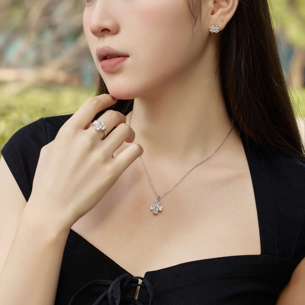 [ElanLuxe Jewelry]Heart-Shaped Four-Leaf Clover Bead Necklace