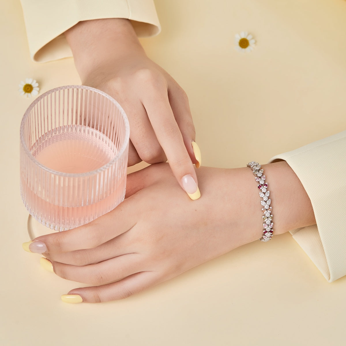 [ElanLuxe Jewelry]Dainty Exquisite Flower Shape Daily Bracelet