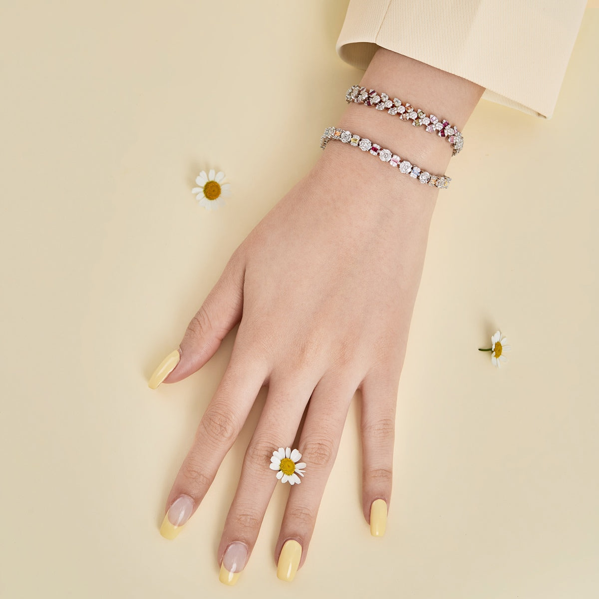[ElanLuxe Jewelry]Dainty Exquisite Flower Shape Daily Bracelet