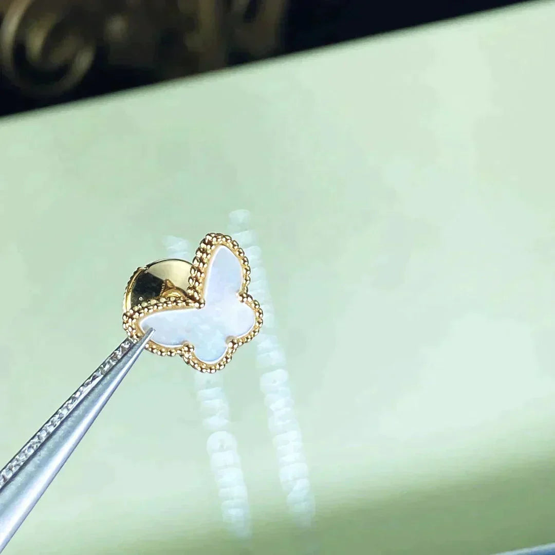 [ElanLuxe Jewelry]SWEET BUTTERFLY MOP EARSTUDS