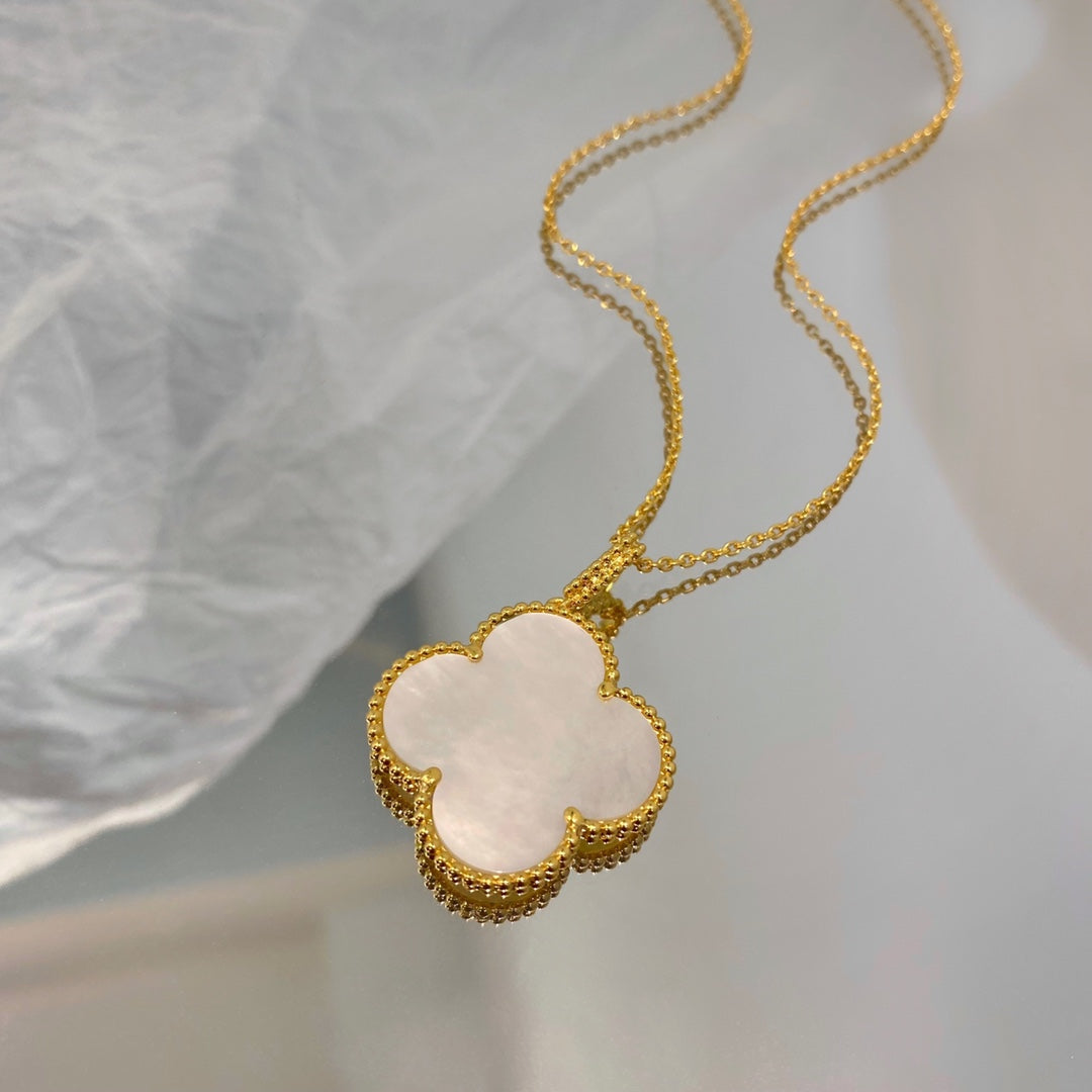 [ElanLuxe Jewelry]CLOVER 25MM MOP LARGE PENDANT NECKLACE
