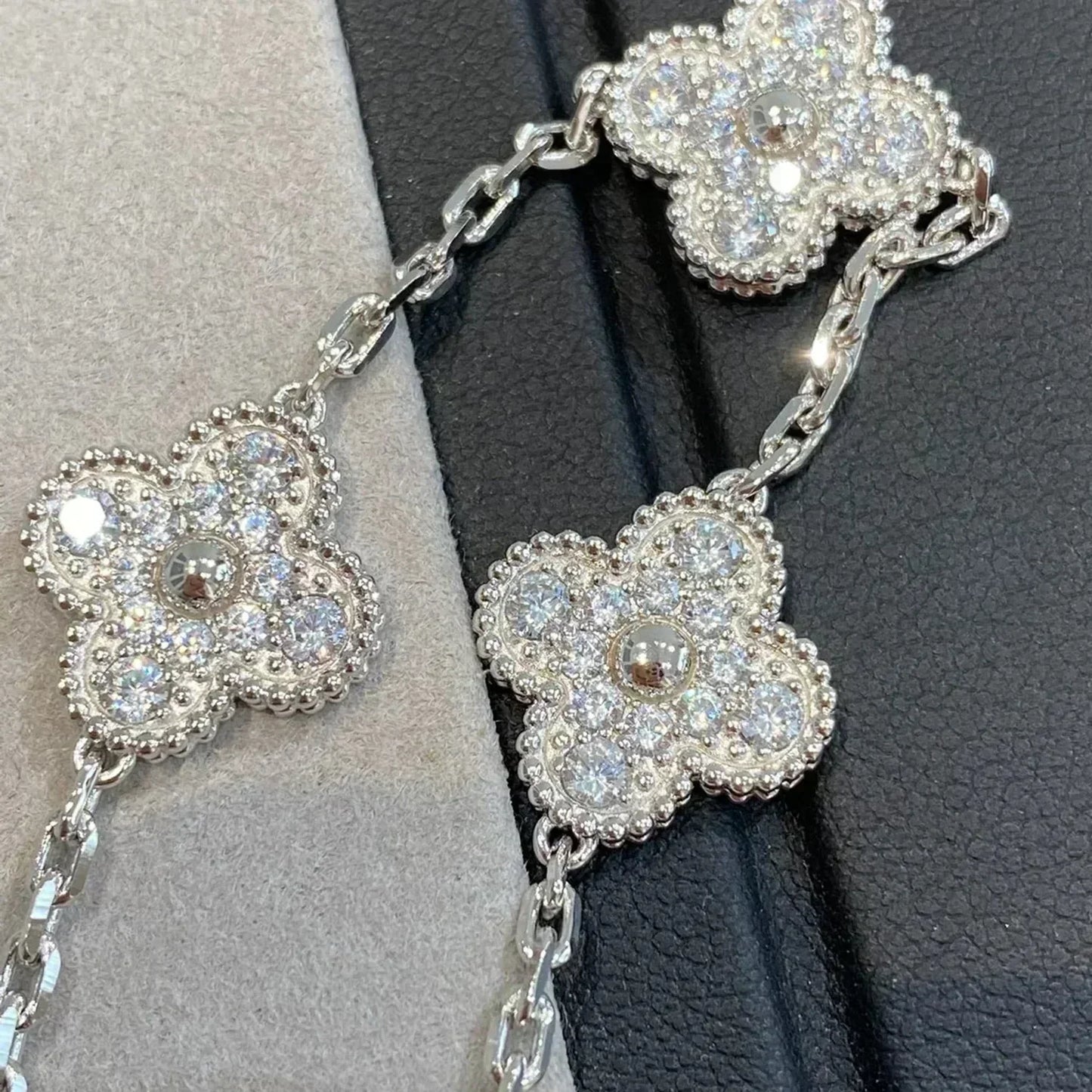 [ElanLuxe Jewelry]CLOVER 5 MOTIFS  DIAMOND BRACELET SILVER