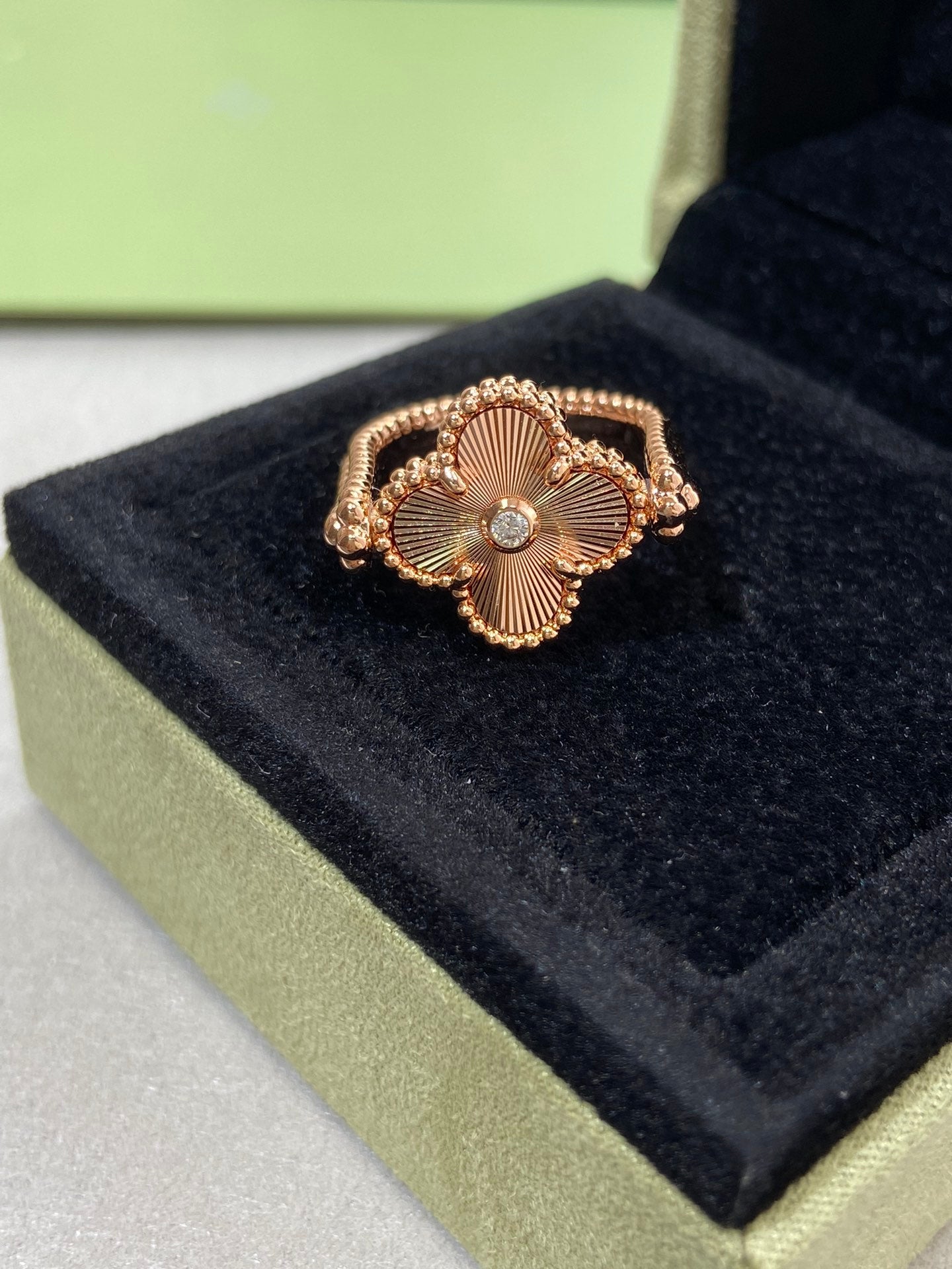 [ElanLuxe Jewelry]CLOVER RIVERSIBLE PINK GOLD RING