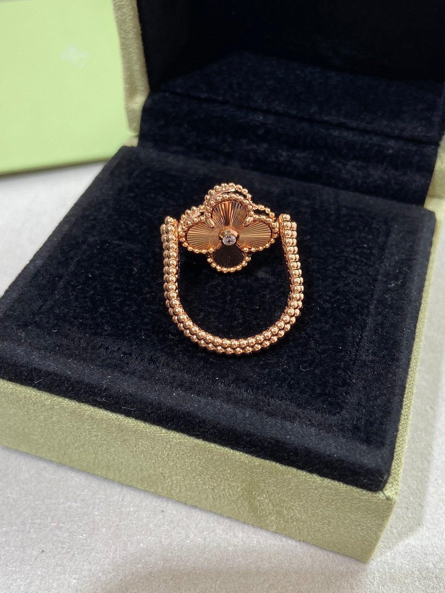 [ElanLuxe Jewelry]CLOVER RIVERSIBLE PINK GOLD RING