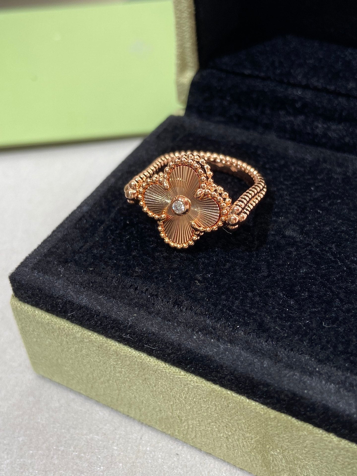 [ElanLuxe Jewelry]CLOVER RIVERSIBLE PINK GOLD RING