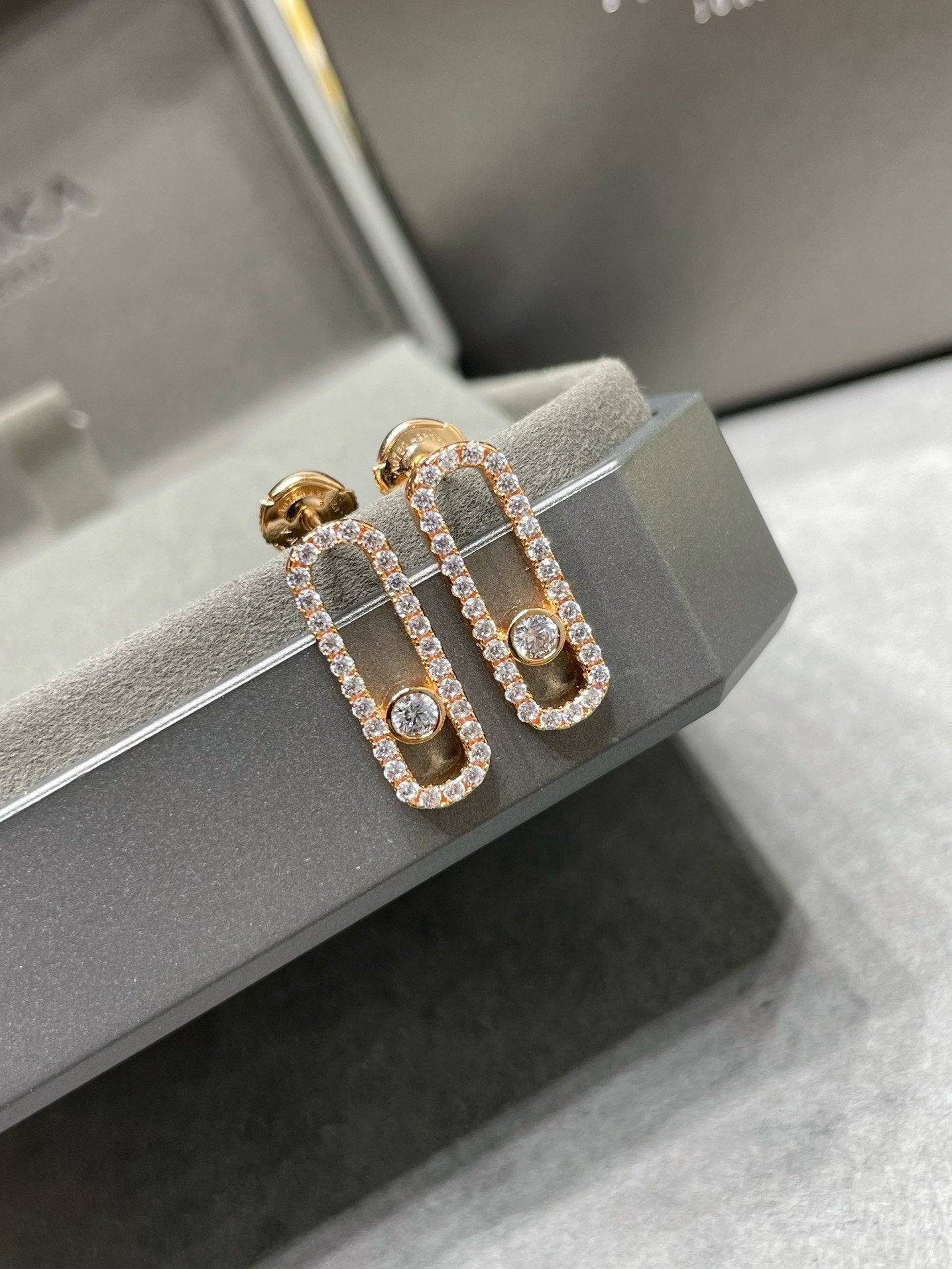 [ElanLuxe Jewelry]MOVE UNO STUD DIAMOND PAVED EARRINGS