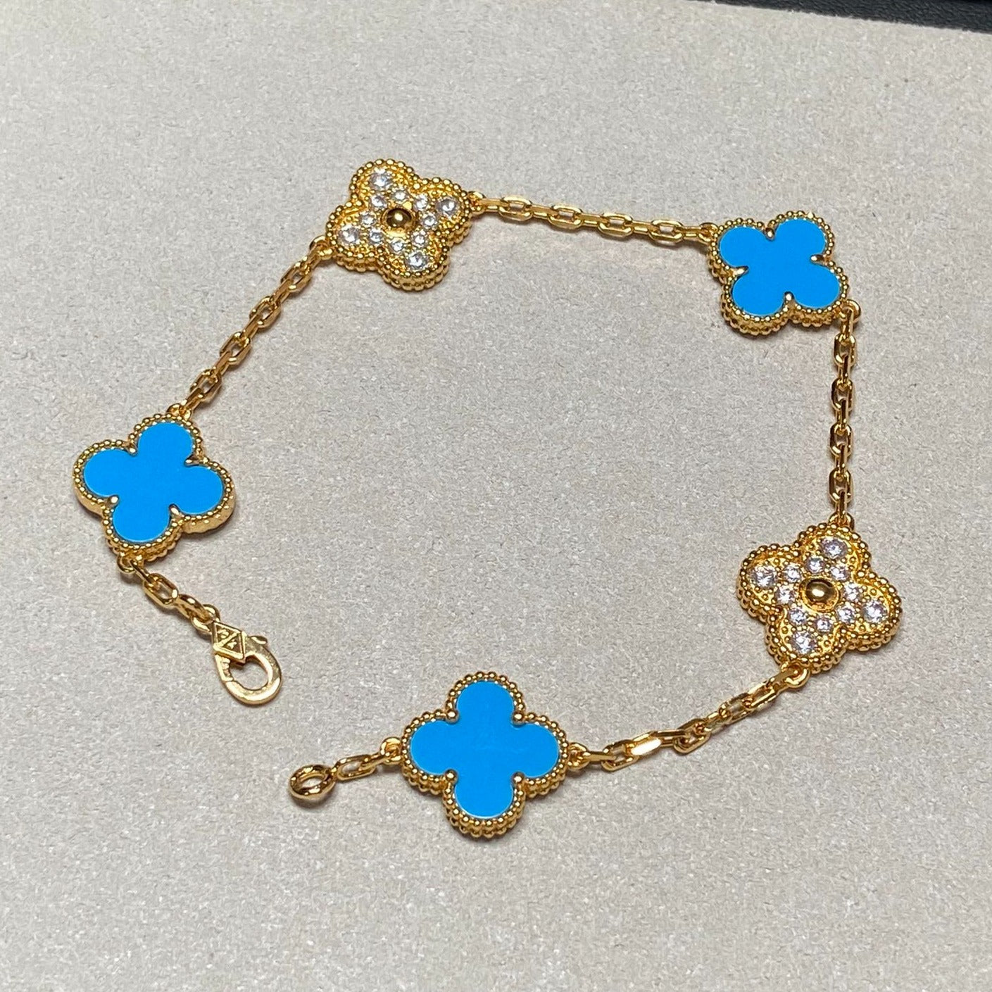 [ElanLuxe Jewelry]CLOVER 5 MOTIF BLUE CHALCEDONY DIAMOND GOLD BRACELET