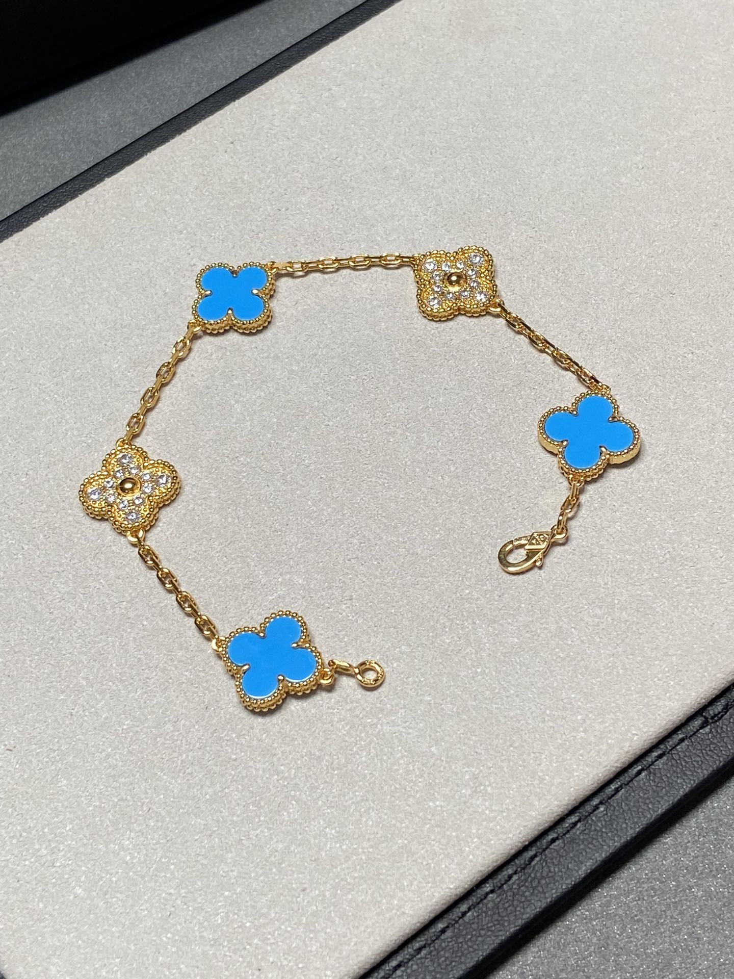 [ElanLuxe Jewelry]CLOVER 5 MOTIF BLUE CHALCEDONY DIAMOND GOLD BRACELET