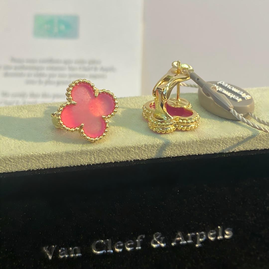 [ElanLuxe Jewelry]NEW CLOVER 15MM PINK ENAMEL STUD EARRINGS