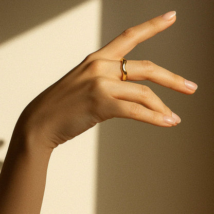 [ElanLuxe]Lunaria Gold Wave Ring