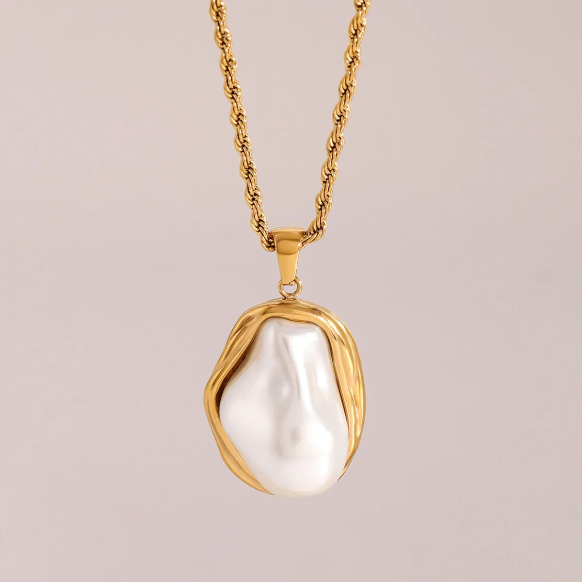 [ElanLuxe]Carly Mother Of Pearl Pendant