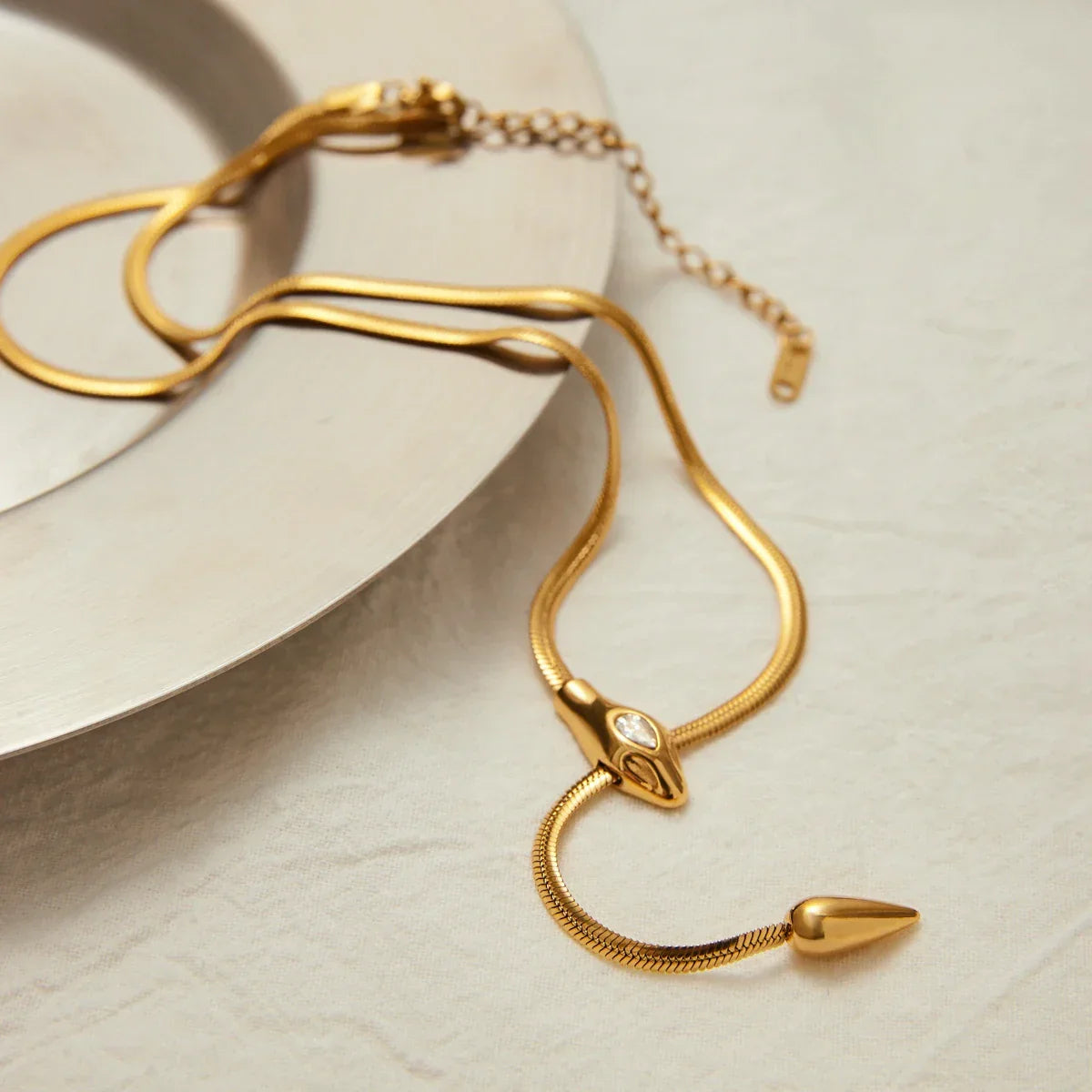 [ElanLuxe]Zarelle Gold Serpentine Pendant