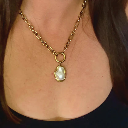 [ElanLuxe]Shelby Mother Of Pearl Pendant