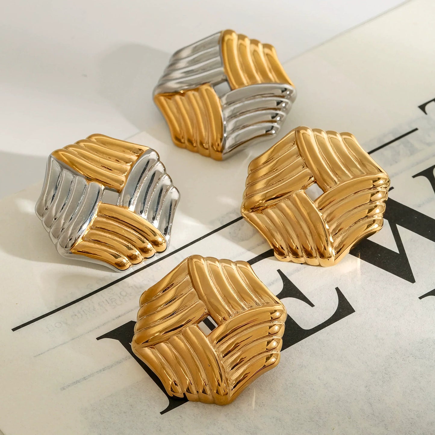 [ElanLuxe]Vanessa Criss Cut Gold Earrings